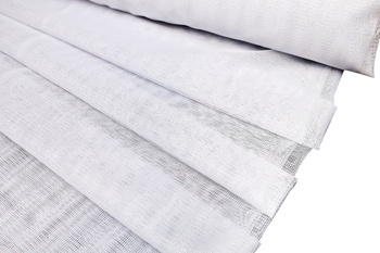 Biała połyskująca mieniąca firanka tkanina na metry krateczka siateczka ze srebrną nitką  250 cm