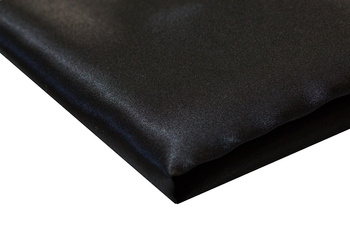 Czarna tkanina obrusowa dekoracyjna  plamoodporna satyna, atłas z połyskiem 160 cm.