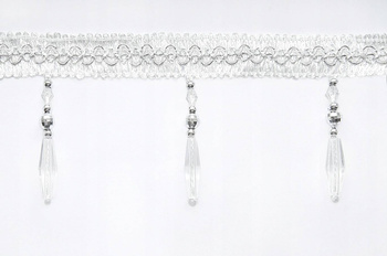 Taśma dekoracyjna, ozdobna z koralikami, kryształkami do firan zasłon obrusów paneli ekranów jako upięcia w kolorze białym z dodatkiem srebrnego wys. 9,5 cm.