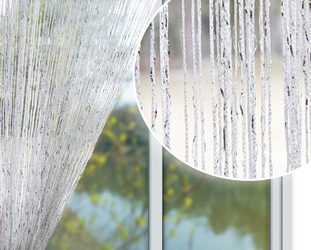 Gotowa biała firanka makaron z delikatnych sznurków ze srebrną nitką 300 x 250 cm