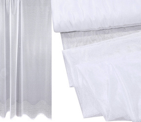 Biała żakardowa firanka na metry z delikatnym połyskiem na dole wykończona wzorem szer. 160 cm